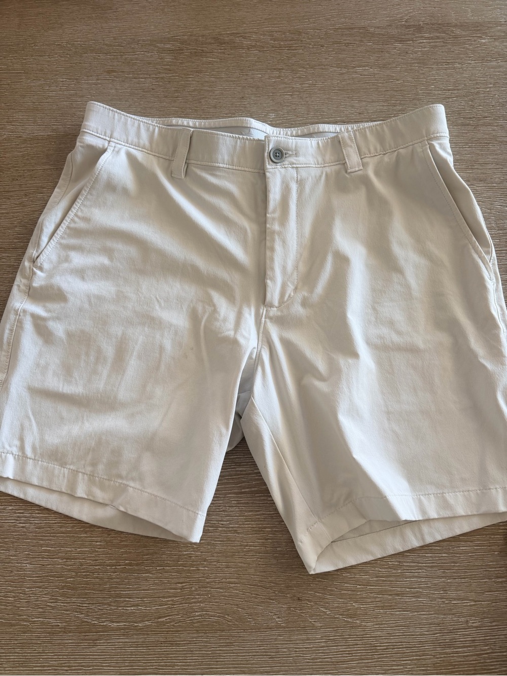 Southern Tide brrr-die 8" Performance Short